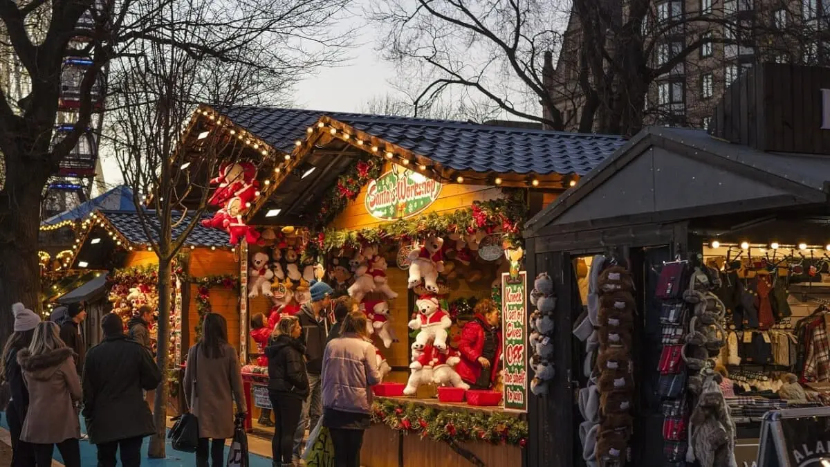 Gå på julmarknad i Uppsala